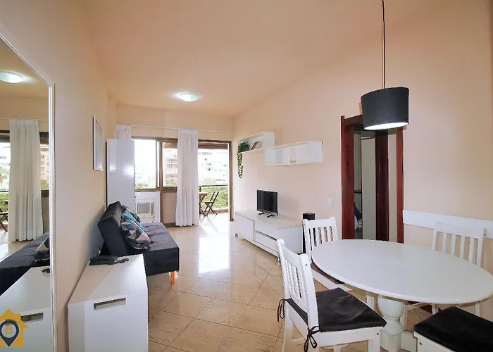 Elegancia E Lazer: Aparthotel Com Piscina